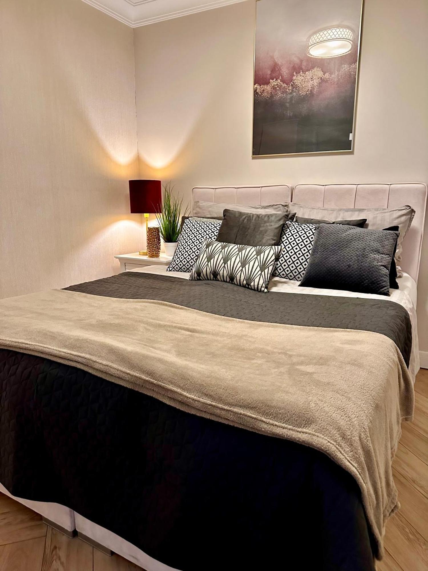 Apartamenty Kielce- Apartament Saphire Przy Zalew Kielecki, Faktura, Parking, Centrum المظهر الخارجي الصورة