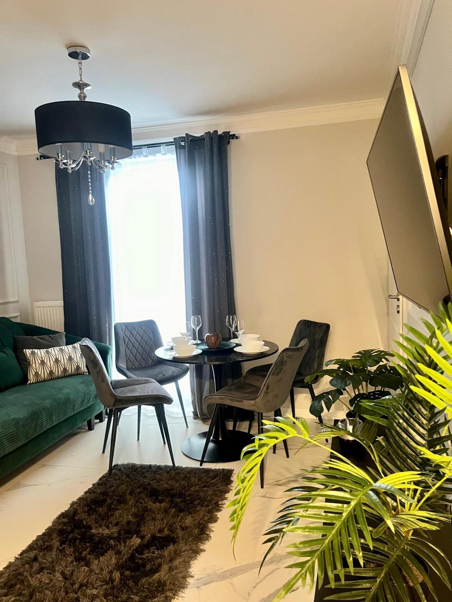 Apartamenty Kielce- Apartament Saphire Przy Zalew Kielecki, Faktura, Parking, Centrum المظهر الخارجي الصورة